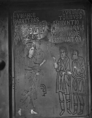 Tür des Hauptportals, rechte Seite, Detail: Verkündigung an die Hirten (Reihe 1, Tafel 1)