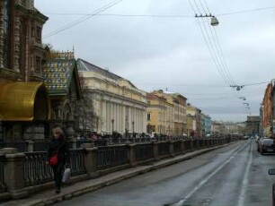 St. Petersburg: Kanal mit städtischer Bebauung