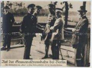 Zuschauer bei einem Pferderennen auf der Grunewaldrennbahn