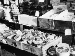 Warenangebot auf dem Großmarkt Les Halles (Käse), Paris