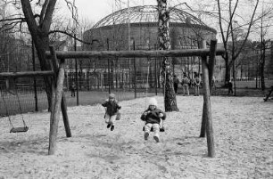 Westberlin : Westberlin, Kreuzberg, Körtestrasse, Gasbehälter