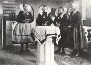 Kirchgangstracht aus Horno : Kleidung - Truhentracht. Ort: Rogow / Horno. Alte Kirchgangstracht.
