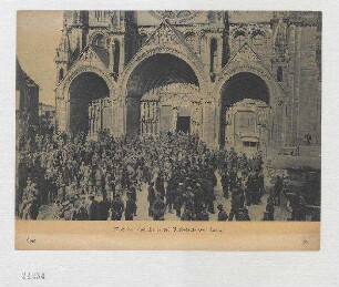 Nach der Andacht in der Kathedrale von Laon
