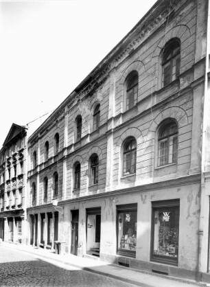 Görlitz-Altstadt, Nonnenstraße 12. Wohnhaus mit Läden (um 1850). Straßenansicht