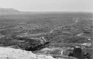 Landschaft von Yafran : Blick vom Berberdorf Yafran auf eine Ebene