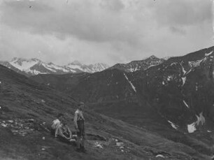 Pfandlscharte : Drei Jungen auf der Pfandlscharte (2663m), Übergang in der Glocknergruppe.