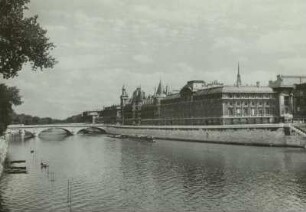 Frankreich, Paris, Seinebrücke
