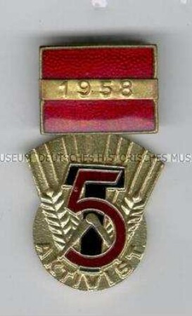 Medaille zum Ehrentitel "Aktivist des Fünfjahrplanes" mit der Jahreszahl 1958