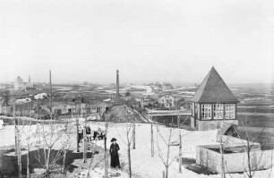 Freiberg-Zug, An der Zugspitze 42. Lederfabrik Zug. Werkteil Zugspitze. Gesamtansicht von der Feldseite