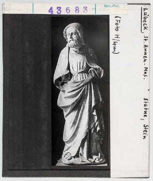 Lübeck, St. Annen-Museum: Statue