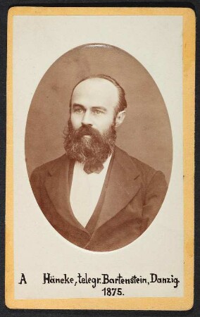 Porträt Adolph Häneke : Foto-/Bildersammlung Stenografische Sammlung. Porträt Adolph Häneke. Photographie. Carte de visite (1875). Dresden: SLUB P a 0245
