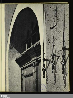 72 Altes Tor mit Klingelzügen, Fleischmarkt
