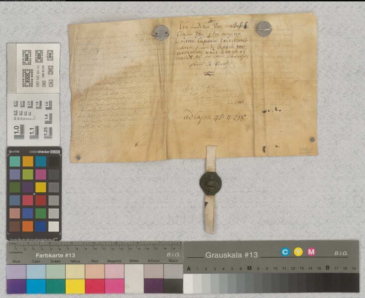 Ludeke von dem Bussche, Domherr und Scholaster zu Paderborn und Domherr zu Münster übergibt Dompropst, Domdechant und Kapitel zu Paderborn eine Verschreibung über 100 Gulden zu 5 Gulden Rente von Arnd, Domherrn zu Osnabrück, Archidiakon und Domherrn zu Paderborn, und dessen Bruder Simon von der Borch aus dem Zehnten zu Bergheim (Berchem) mit Zustimmung des Lehnsherrren, des Edelherren zur Lippe, ausgestellt 1523 November13 (up dach sancti Brictii episcopi). Der Konsens wurde ausgestellt vom Edelherrn Simon zur Lippe 1523 November 23 (am Mandage nach Elizxbeth der hilligen Fruwen). Von dem Geld soll das Fest Pauli conversionis gefeiert werden. SA des Ausstellers. Datum: up dage sanci Sixti papae