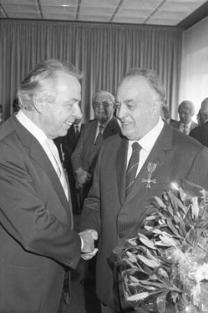 Verleihung des Bundesverdienstkreuzes an den langjährigen Gemeinderat und ehemaligen Ortschaftsrat von Neureut Willi Stober