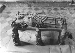 Grab des Heiligen Renan von Locronan
