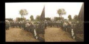 Fuhrwerke und Soldaten in Damvillers
