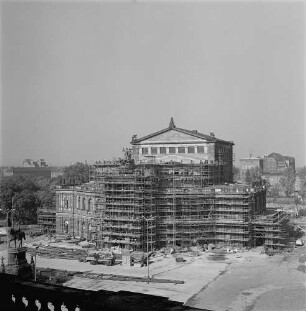 Dresden. Semperoper (Wiederaufbau 1977-1985). Außenansicht