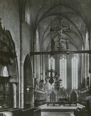 Ehemalige Klosterkirche und Graues Kloster. Blick in den Chor