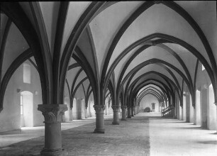 Eberbach (Hattenheim, Hessen), Kloster Eberbach, ehem. Zisterzienserabtei, ehem. Dormitorium: Innenansicht