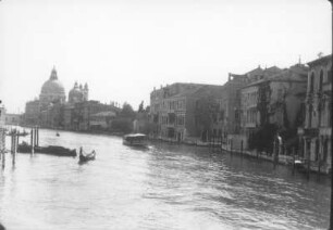 Venedig. Canale Grande mit Kirche Santa Maria della Salute (1631-1687, B. Longhena)