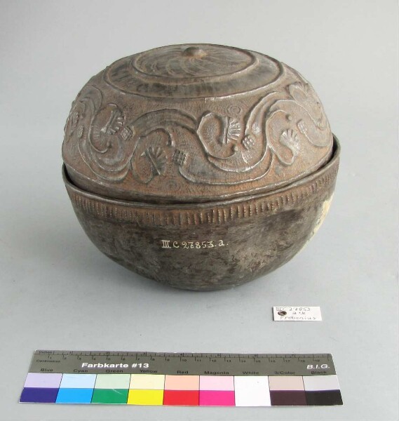 Lidded vessel