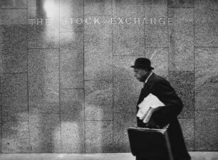 Mann vor der Londoner Börse