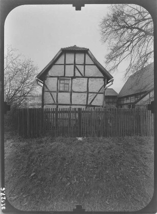 Ellrich, Hospitalstraße 40. Heimatmuseum (ehem. Hospital, 1665). Klingelhaus. Giebelfront