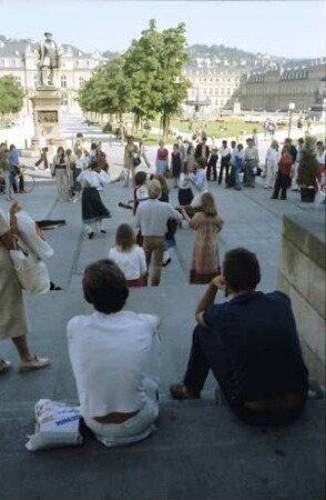 Suttgart: Folklore am Schlossplatz