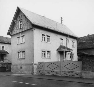 Beselich, Bahnhofstraße 9
