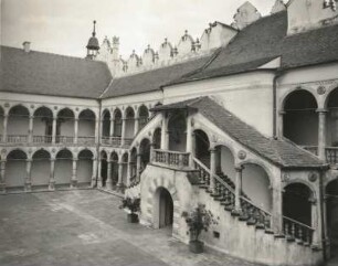 Baranów Sandomierski. Schloß (um 1600). Arkadenhof