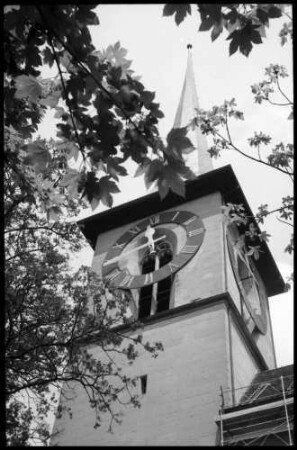 Burgdorf: Kirchturm mit Uhr