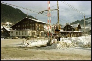 Saanen: Bahnhof im Schnee