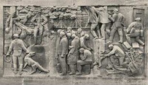 Weimar-Buchenwald. Nationale Mahn- und Gedenkstätte der DDR (1954-1958; seit 1992: Gedenkstätte Buchenwald). Treppe des Todes, Relief "Einlieferung" (1955, W. Grzimek)