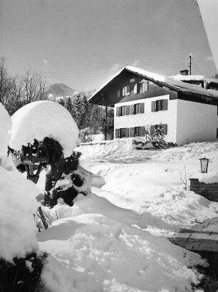 Baude im Winter (vielleicht im Allgäu)