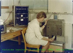 Tests mit einem speziellen Ganzkörperzähler für Tierversuche am Institut für Strahlenbiologie (IStB)