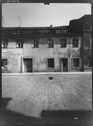 Pirna-Altstadt, Schuhgasse 12. Wohnhaus. Straßenfront (Teilansicht)