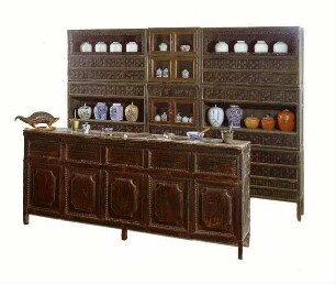 Apothekenschrank mit Verkaufstisch