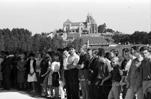 Breisach: Publikum, Hintergrund Breisacher Münster