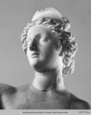 Flora (unter Verwendung eines antiken Torsos)