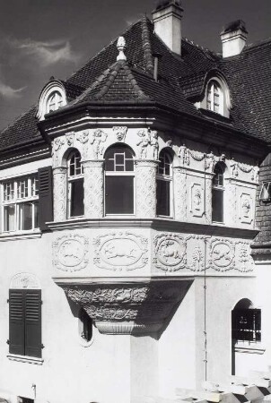 Roßwein, Villa des Schuhfabrikanten Carl Fuchs, Eckerker