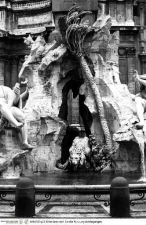 Fontana dei Quattro FiumiLöwe unter einer Palme - Vierströmebrunnen