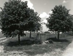Wegekreuz : Wegekreuz. Granit, Bronze, versilbert (1896). Panschwitz-Kuckau-Cannewitz, Straße nach Panschwitz