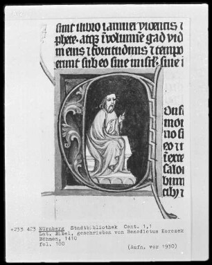 Lateinische Bibel — Initiale C mit einer Person aus dem alten Testament, Folio 100recto