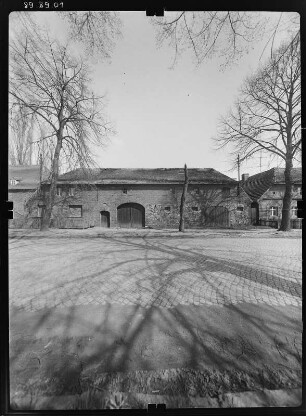 Großräschen, Dorfstraße 9. Gehöft. Wohnhaus mit Durchfahrt. Straßenfront