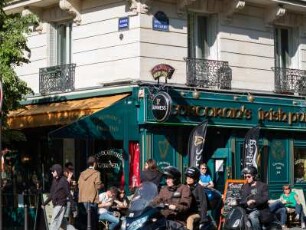 Frankreich. Ile de France. Paris. 18e. Montmartre. Bd de Clichy. Strassencafe