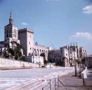 Avignon. Palais Papst und Kathedrale Notre-Dame : Avignon. Papstpalast (1334) und Kathedrale Notre-Dame
