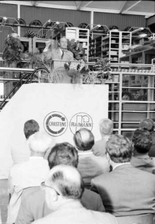 Lehen; Freiburg: Eisengießerei Raimann; Ministerpräsident Dr. Filbinger; Ansprache in der Werkhalle