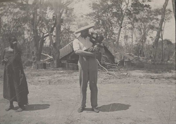 Emplacement de camp "Maji - kuhepokia". Entre Songea et Livale