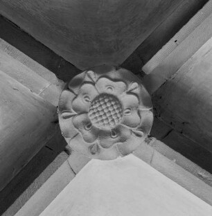 Schlußstein mit Rosette