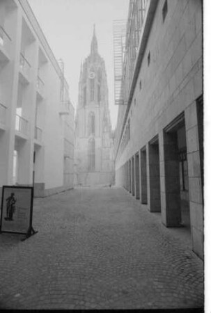 Frankfurt: Domturm, Durchblick auf den Dom